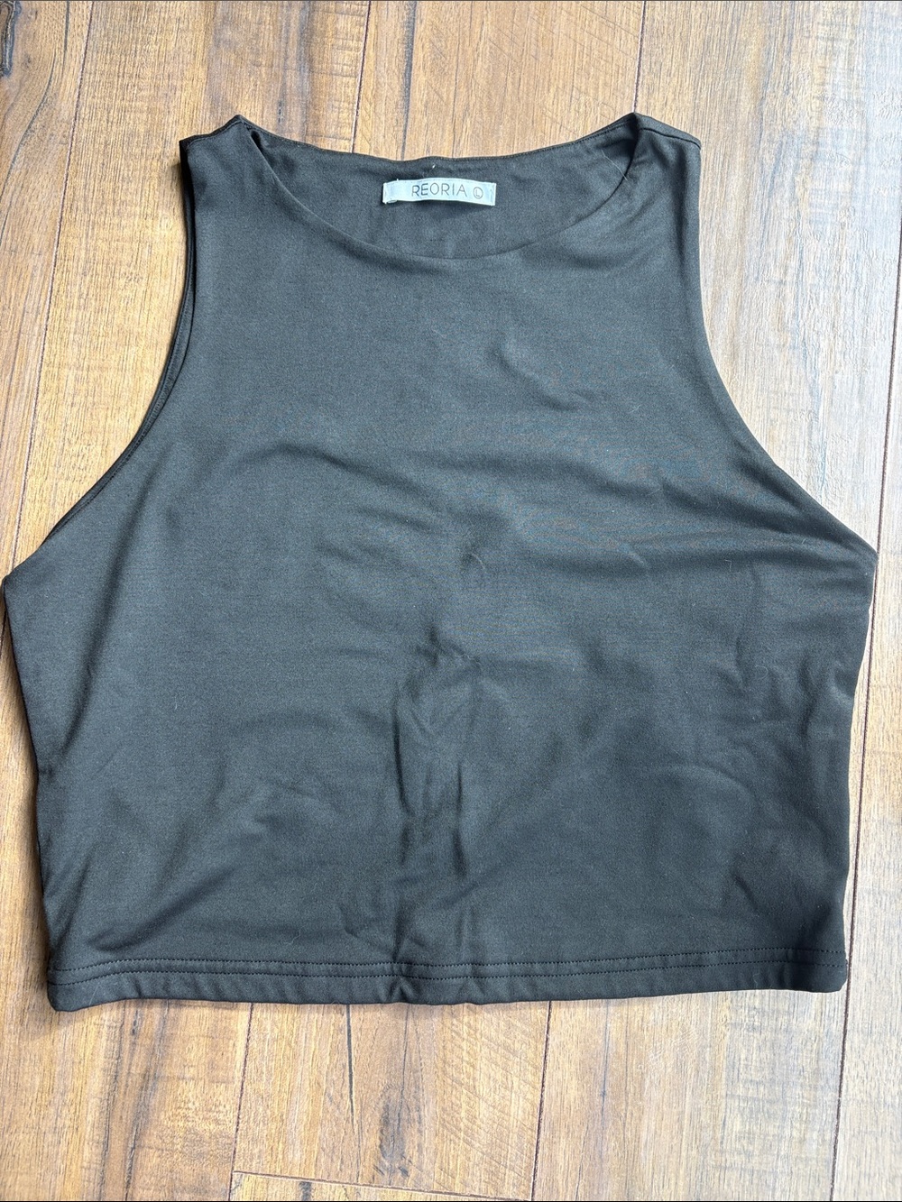 ReoRia Black Cropped Crew Tank